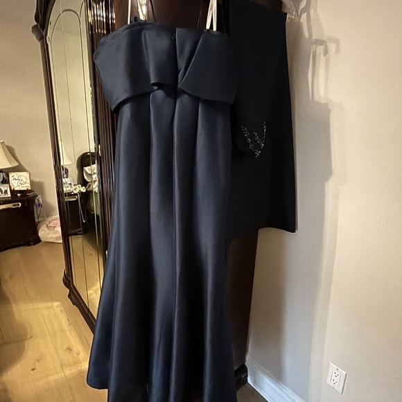 Mother of the Bride/Groom Dress - Picture 3 of 4